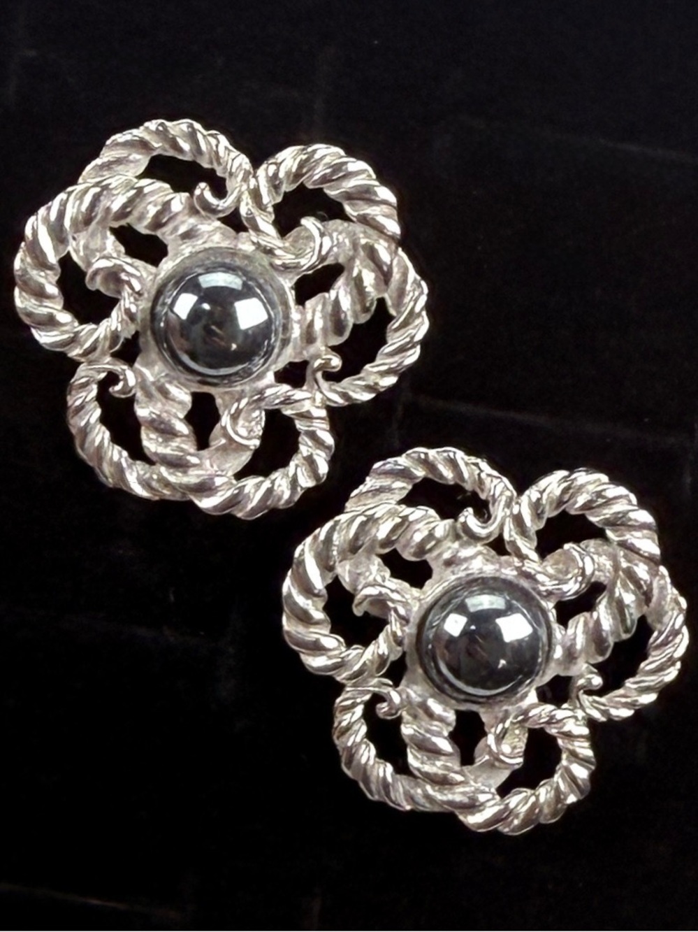 Vintage Silvertone Gray Weighted Clip On Earrings
